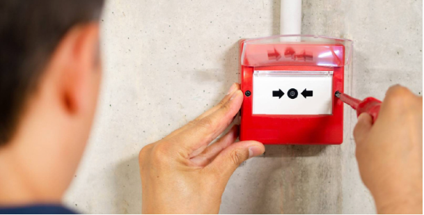 Système de Sécurité Incendie Vieillissant : 8 Signes Qui Doivent Vous Alerter